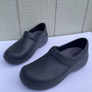 CROCS Womens Size 8 Neria Pro II Clog Black At Work Dual Comfort Slip Resistant